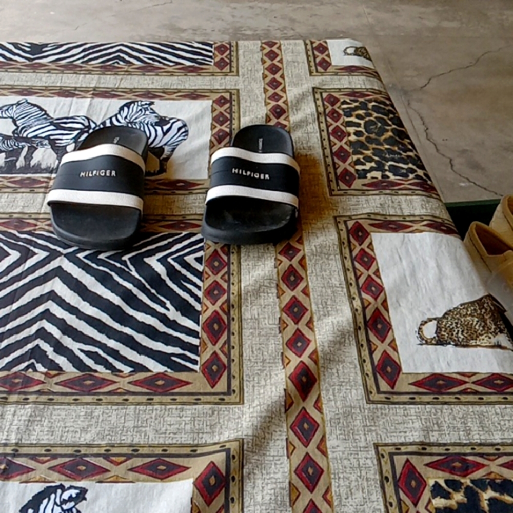 Black Tommy Hilfiger Slides - image 2